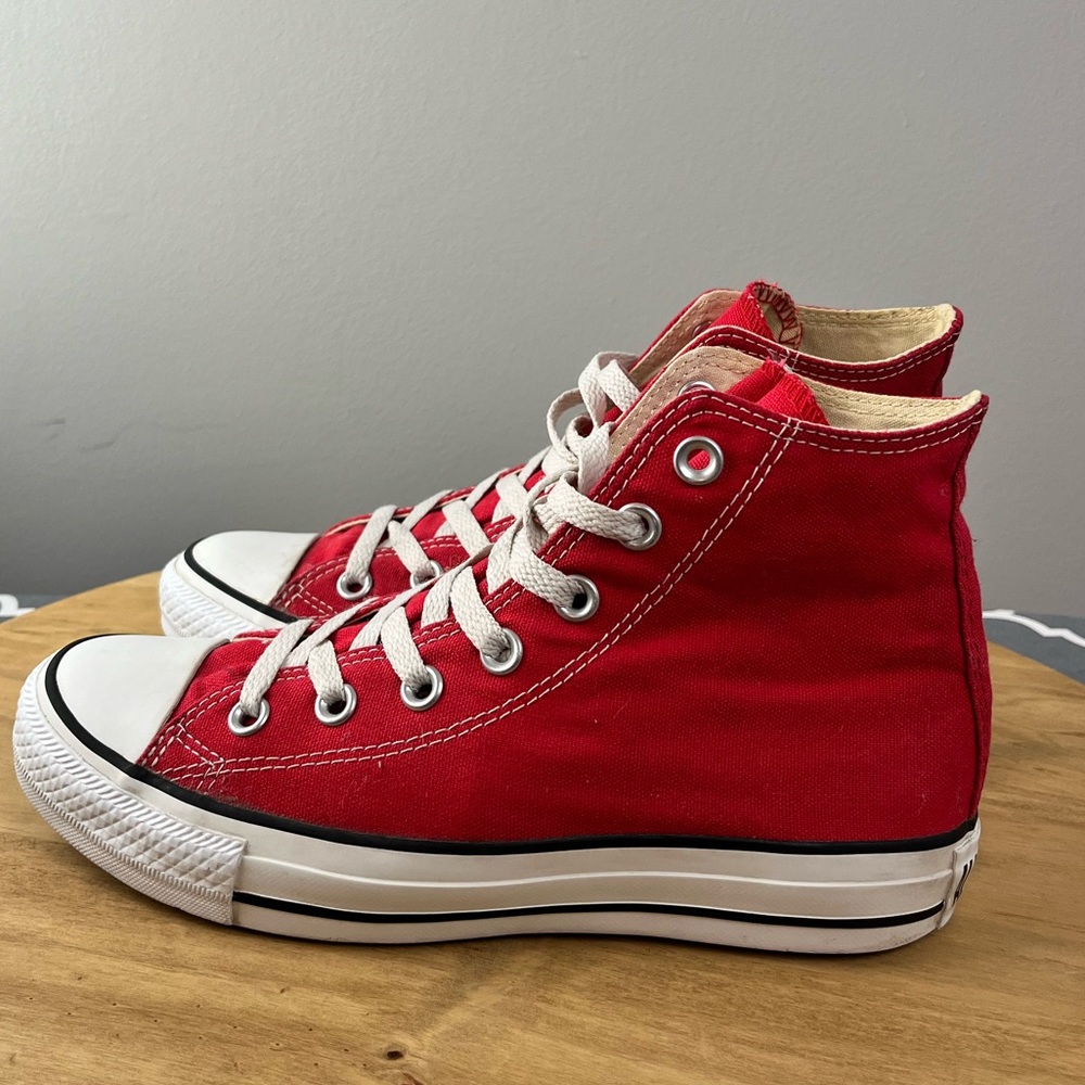 Converse All Star Chuck Taylor High Top Red Women’s 7 Sneakers